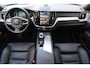 Volvo XC60 T6 350PK Plug-in hybrid AWD Ultra Black Edition / Luchtvering / Bowers & Wilkins / Adaptive Cruise control / Head-up Display / Elektrische stoelen met geheugen / Massagefunctie voorstoelen / Stoelverwarming V+A / Stoelventilatie / Stuurverwarming / 360 Camera /
