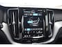 Volvo XC60 T6 350PK Plug-in hybrid AWD Ultra Black Edition / Luchtvering / Bowers & Wilkins / Adaptive Cruise control / Head-up Display / Elektrische stoelen met geheugen / Massagefunctie voorstoelen / Stoelverwarming V+A / Stoelventilatie / Stuurverwarming / 360 Camera /