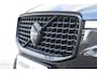 Volvo XC60 T6 350PK Plug-in hybrid AWD Ultra Black Edition / Luchtvering / Bowers & Wilkins / Adaptive Cruise control / Head-up Display / Elektrische stoelen met geheugen / Massagefunctie voorstoelen / Stoelverwarming V+A / Stoelventilatie / Stuurverwarming / 360 Camera /