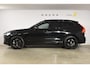 Volvo XC60 T6 350PK Plug-in hybrid AWD Ultra Black Edition / Luchtvering / Bowers & Wilkins / Adaptive Cruise control / Head-up Display / Elektrische stoelen met geheugen / Massagefunctie voorstoelen / Stoelverwarming V+A / Stoelventilatie / Stuurverwarming / 360 Camera /