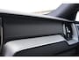 Volvo XC60 T6 350PK Plug-in hybrid AWD Ultra Black Edition / Luchtvering / Bowers & Wilkins / Adaptive Cruise control / Head-up Display / Elektrische stoelen met geheugen / Massagefunctie voorstoelen / Stoelverwarming V+A / Stoelventilatie / Stuurverwarming / 360 Camera /
