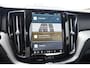 Volvo XC60 T6 350PK Plug-in hybrid AWD Ultra Black Edition / Luchtvering / Bowers & Wilkins / Adaptive Cruise control / Head-up Display / Elektrische stoelen met geheugen / Massagefunctie voorstoelen / Stoelverwarming V+A / Stoelventilatie / Stuurverwarming / 360 Camera /