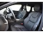 Volvo XC60 T6 350PK Plug-in hybrid AWD Ultra Black Edition / Luchtvering / Bowers & Wilkins / Adaptive Cruise control / Head-up Display / Elektrische stoelen met geheugen / Massagefunctie voorstoelen / Stoelverwarming V+A / Stoelventilatie / Stuurverwarming / 360 Camera /