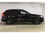 Volvo XC60 T6 350PK Plug-in hybrid AWD Ultra Black Edition / Luchtvering / Bowers & Wilkins / Adaptive Cruise control / Head-up Display / Elektrische stoelen met geheugen / Massagefunctie voorstoelen / Stoelverwarming V+A / Stoelventilatie / Stuurverwarming / 360 Camera /