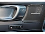 Volvo C40 Extended Range Ultimate 82 kWh - Panoramadak - IntelliSafe Assist & Surround - 360º Camera - Harman/Kardon audio - Verwarmde voorstoelen & stuur - Parkeersensoren voor & achter - Elektr. bedienb. voorstoelen met geheugen links - Draadloze tel. lader - Warmtepomp - Extra getint glas - 19' LMV