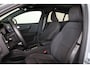 Volvo C40 Extended Range Ultimate 82 kWh - Panoramadak - IntelliSafe Assist & Surround - 360º Camera - Harman/Kardon audio - Verwarmde voorstoelen & stuur - Parkeersensoren voor & achter - Elektr. bedienb. voorstoelen met geheugen links - Draadloze tel. lader - Warmtepomp - Extra getint glas - 19' LMV