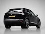 Peugeot e-2008 EV Allure 50 kWh Sport SOH 90% (APPLE CARPLAY,NAVI,CAMERA,PDC,CLIMTE,CRUISE,LED,SPORTSTOELEN,LM VELGEN,NETTE STAAT)