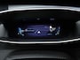 Peugeot e-2008 EV Allure 50 kWh Sport SOH 90% (APPLE CARPLAY,NAVI,CAMERA,PDC,CLIMTE,CRUISE,LED,SPORTSTOELEN,LM VELGEN,NETTE STAAT)