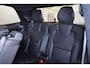 Volvo XC90 T8 Recharge AWD Ultra Black Ed. Exec. - Luchtvering - Panorama/schuifdak - IntelliSafe Assist & Surround - 360º Camera - Bowers & Wilkins audio - Adaptieve LED koplampen - Verwarmde voorstoelen, stuur & achterbank - Parkeersensoren voor & achter - Elektr. bedienb. voorstoelen met geheugen - Head up display - Draadloze tel. lader - Extra getint glas - 22' LMV