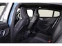 Volvo C40 Extended Range Plus 82 kWh - IntelliSafe Assist & Surround - Parkeercamera achter - Verwarmde voorstoelen & stuur - Parkeersensoren voor & achter - Draadloze tel. lader - Warmtepomp - Extra getint glas - 19' LMV