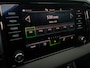 Skoda Karoq 1.5 TSI ACT Sportline Business, Trekhaak / Automaat / LED / Schuifdak / Camera / Carplay + Android Auto / 18' Sportvelgen