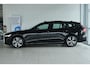 Volvo V60 2.0 B3 Plus Dark | Adapt. Cruise | Trekhaak | Schuifdak | Harman & Kardon | 360 Camera | Stoel+Stuurverwarming | Memory | Elektr. Klep | Keyless |