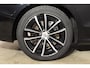 Volvo V60 T6 350PK Plug-in hybrid AWD Plus Dark / Adaptive Cruise Control / 360 Camera / Harman Kardon / Stoel- en stuurverwarming / Stoelverwarming achter / Trekhaak elektrisch wegklapbaar / Elektrische stoelen met geheugen