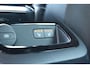Volvo V60 T6 350PK Plug-in hybrid AWD Plus Dark / Adaptive Cruise Control / 360 Camera / Harman Kardon / Stoel- en stuurverwarming / Stoelverwarming achter / Trekhaak elektrisch wegklapbaar / Elektrische stoelen met geheugen