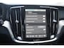 Volvo V60 T6 350PK Plug-in hybrid AWD Plus Dark / Adaptive Cruise Control / 360 Camera / Harman Kardon / Stoel- en stuurverwarming / Stoelverwarming achter / Trekhaak elektrisch wegklapbaar / Elektrische stoelen met geheugen