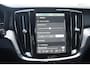 Volvo V60 T6 350PK Plug-in hybrid AWD Plus Dark / Adaptive Cruise Control / 360 Camera / Harman Kardon / Stoel- en stuurverwarming / Stoelverwarming achter / Trekhaak elektrisch wegklapbaar / Elektrische stoelen met geheugen