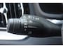 Volvo V60 T6 350PK Plug-in hybrid AWD Plus Dark / Adaptive Cruise Control / 360 Camera / Harman Kardon / Stoel- en stuurverwarming / Stoelverwarming achter / Trekhaak elektrisch wegklapbaar / Elektrische stoelen met geheugen