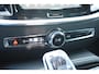 Volvo V60 T6 350PK Plug-in hybrid AWD Plus Dark / Adaptive Cruise Control / 360 Camera / Harman Kardon / Stoel- en stuurverwarming / Stoelverwarming achter / Trekhaak elektrisch wegklapbaar / Elektrische stoelen met geheugen