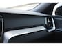 Volvo V60 T6 350PK Plug-in hybrid AWD Plus Dark / Adaptive Cruise Control / 360 Camera / Harman Kardon / Stoel- en stuurverwarming / Stoelverwarming achter / Trekhaak elektrisch wegklapbaar / Elektrische stoelen met geheugen