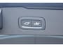 Volvo V60 T6 350PK Plug-in hybrid AWD Plus Dark / Adaptive Cruise Control / 360 Camera / Harman Kardon / Stoel- en stuurverwarming / Stoelverwarming achter / Trekhaak elektrisch wegklapbaar / Elektrische stoelen met geheugen