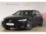 Volvo V60 T6 350PK Plug-in hybrid AWD Plus Dark / Adaptive Cruise Control / 360 Camera / Harman Kardon / Stoel- en stuurverwarming / Stoelverwarming achter / Trekhaak elektrisch wegklapbaar / Elektrische stoelen met geheugen