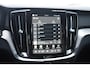 Volvo V60 T6 350PK Plug-in hybrid AWD Plus Dark / Adaptive Cruise Control / 360 Camera / Harman Kardon / Stoel- en stuurverwarming / Stoelverwarming achter / Trekhaak elektrisch wegklapbaar / Elektrische stoelen met geheugen