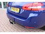 Peugeot 308 SW 1.2 PureTech 130pk Blue Lease Premium Leer Airco Navi Carplay Camera Pano Dealer onderhouden