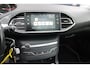 Peugeot 308 SW 1.2 PureTech 130pk Blue Lease Premium Leer Airco Navi Carplay Camera Pano Dealer onderhouden