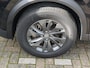 Peugeot e-2008 EV Active Pack 50 kWh | Fase 3 laden | SOH 89,88% | Navi by app | Lichtmetaal | Parkeersensoren | Bluetooth | 1e eigenaar |