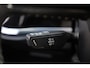 Audi Q3 40 TFSI quattro edition one 190PK / 140kW DSG, S-Line in- en exterieur, LED Matrix koplampen, dynamische richtingaanwijzers achter, verwarmbare voorstoelen, verwarmbaar multifunctioneel lederen stuurwiel, achteruitrijcamera (Rear View), parkeersensoren voor en achter (PDC), navigatie, dodehoekdetectie (Side Assist), elektrische achterklep, panoramadak, elektrisch verstel- en verwarmbare buitenspiegels, 2-zone climatronic, virtual cockpit, keyless start & entry, privacy glas, cruise control, dimmende binnenspiegel etc.