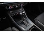 Audi Q3 40 TFSI quattro edition one 190PK / 140kW DSG, S-Line in- en exterieur, LED Matrix koplampen, dynamische richtingaanwijzers achter, verwarmbare voorstoelen, verwarmbaar multifunctioneel lederen stuurwiel, achteruitrijcamera (Rear View), parkeersensoren voor en achter (PDC), navigatie, dodehoekdetectie (Side Assist), elektrische achterklep, panoramadak, elektrisch verstel- en verwarmbare buitenspiegels, 2-zone climatronic, virtual cockpit, keyless start & entry, privacy glas, cruise control, dimmende binnenspiegel etc.
