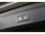 Audi Q3 40 TFSI quattro edition one 190PK / 140kW DSG, S-Line in- en exterieur, LED Matrix koplampen, dynamische richtingaanwijzers achter, verwarmbare voorstoelen, verwarmbaar multifunctioneel lederen stuurwiel, achteruitrijcamera (Rear View), parkeersensoren voor en achter (PDC), navigatie, dodehoekdetectie (Side Assist), elektrische achterklep, panoramadak, elektrisch verstel- en verwarmbare buitenspiegels, 2-zone climatronic, virtual cockpit, keyless start & entry, privacy glas, cruise control, dimmende binnenspiegel etc.