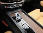 Volvo XC60 2.0 T8 Plug-in hybrid AWD Ultimate Dark | Bowers&Wilkins | Luchtvering | 22inch Velgen | 360° Camera | Trekhaak |