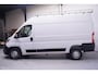 Opel Movano 2.2D 140 pk L2H2 Navi, Camera, Imperiaal met Trap, Trekhaak 2.500 kg, Laadruimte Pakket, 3-Zits