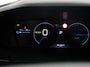 Peugeot e-2008 EV Allure Pack 54 kWh Soh 100 % Navigatie Apple Carplay/Android Auto Climate Control Parkeer sensoren Lichtmetalen Velgen