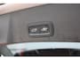 Volvo XC40 B4 Plus Dark | Panoramadak | Trekhaak | Verwarmbare voorstoelen en stuurwiel | Premium audio by Harman Kardon | Apple carplay/Android auto | Keyless | Elektrisch verstelbare stoelen met geheugen | Achteruitrijcamera |