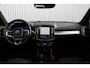 Volvo XC40 B4 Plus Dark | Panoramadak | Trekhaak | Verwarmbare voorstoelen en stuurwiel | Premium audio by Harman Kardon | Apple carplay/Android auto | Keyless | Elektrisch verstelbare stoelen met geheugen | Achteruitrijcamera |