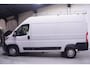 Opel Movano 2.2D 140 pk L2H2 Imperiaal met Trap, Trekhaak Navi, Camera, Apple Carplay, Airco ECC, 3-Zits