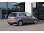 Volkswagen Golf Sportsvan 1.2 TSI Highline 110PK / 81kW DSG, Wegklapbare trekhaak, 17" LMV, achteruitrijcamera (Rear View), parkeersensoren voor en achter (PDC), Executive Pakket (navigatie, Bluetooth telefoonvoorbereiding), privacy glas, DAB+, cruise control, elektrisch verstel- en verwarmbare buitenspiegels, licht- en regensensor, reservewiel, 2-zone climatronic etc.