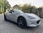 Mazda MX-5 136 pk Yakudo, sportonderstel. Aero Grey, Alcantara