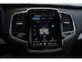 Volvo XC90 2.0 T8 Recharge AWD Plus Bright | 455 PK | Panoramadak | Leder | ACC | 360 Camera | HarmanKardon | Volvo XC90 2.0 T8 Recharge AWD Plus Bright 455 PK met 2.0-liter viercilinder plug-in hybride benzinemotor, lederen bekleding, elektrisch verstelbare stoelen met geheugen, verwarmbare voor- en