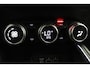 Renault Clio 1.0 TCe Intens | Climate control  | 360° Camera | Navigatie | Pack Winter | Climate control | 17"Lichtmetaal | Trekhaak |