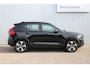 Volvo XC40 2.0 B4 Plus Dark | Trekhaak | Verwarmbare voorstoelen en stuurwiel | Premium audio by Harman Kardon | Apple carplay/Android auto | Keyless | Elektrisch verstelbare stoelen met geheugen | Achteruitrijcamera | All-seasonbanden