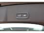 Volvo XC40 2.0 B4 Plus Dark | Trekhaak | Verwarmbare voorstoelen en stuurwiel | Premium audio by Harman Kardon | Apple carplay/Android auto | Keyless | Elektrisch verstelbare stoelen met geheugen | Achteruitrijcamera | All-seasonbanden