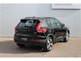 Volvo XC40 2.0 B4 Plus Dark | Trekhaak | Verwarmbare voorstoelen en stuurwiel | Premium audio by Harman Kardon | Apple carplay/Android auto | Keyless | Elektrisch verstelbare stoelen met geheugen | Achteruitrijcamera | All-seasonbanden