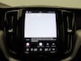 Volvo XC60 2.0 T6 Plug-in hybrid AWD R-Design 350 PK DSG Panoramadak, Trekhaak, Harman Kardon Audio, 19" LM Velgen, Stoelverwarming voor en achter, Keyless, Memorystoelen, LED verlichting