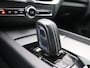 Volvo XC60 2.0 T6 Plug-in hybrid AWD R-Design 350 PK DSG Panoramadak, Trekhaak, Harman Kardon Audio, 19" LM Velgen, Stoelverwarming voor en achter, Keyless, Memorystoelen, LED verlichting