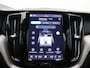 Volvo XC60 2.0 T6 Plug-in hybrid AWD R-Design 350 PK DSG Panoramadak, Trekhaak, Harman Kardon Audio, 19" LM Velgen, Stoelverwarming voor en achter, Keyless, Memorystoelen, LED verlichting