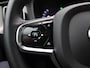 Volvo XC60 2.0 T6 Plug-in hybrid AWD R-Design 350 PK DSG Panoramadak, Trekhaak, Harman Kardon Audio, 19" LM Velgen, Stoelverwarming voor en achter, Keyless, Memorystoelen, LED verlichting