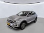 Volkswagen T-Roc 1.0 TSI Style Multimedia / Navigatie / Camera / Extra getint glas / 17"LM velgen / Airco (Clima) / Digital Cockpit trans